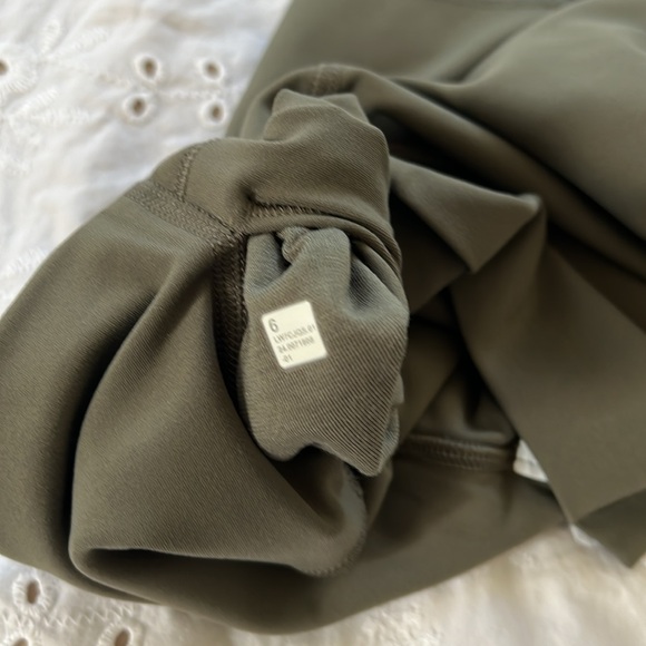 Lululemon shorts - Picture 8 of 8